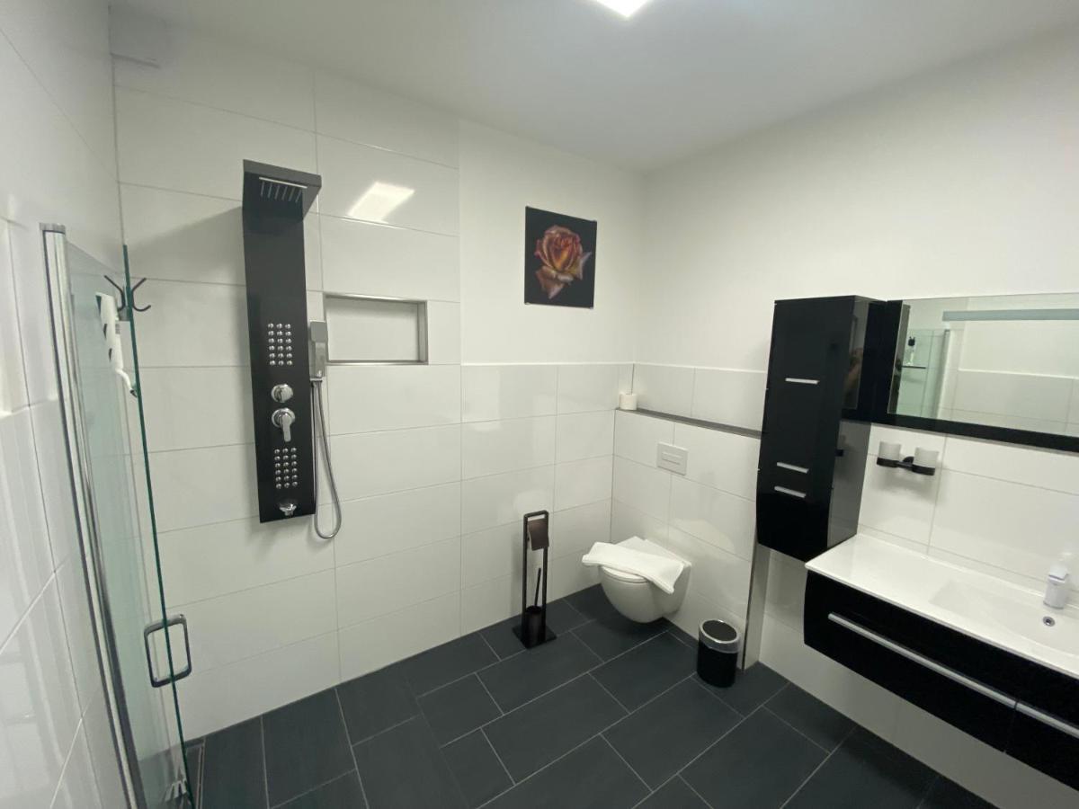 Apartments Saaldorf-Ferienhaus Mit 6 Apartments 45Qm-120Qm Direkt Am Thueringer Meer-Bleilochtalsperre Bad Lobenstein Buitenkant foto